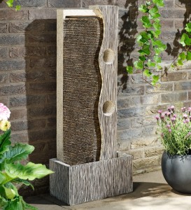 Fontanna LED ściana